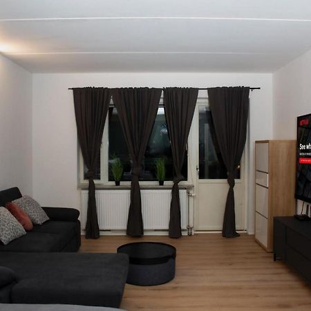 Entire Apartment Malmo 2 Bedrooms-Tv Lounge-Balcony المظهر الخارجي الصورة