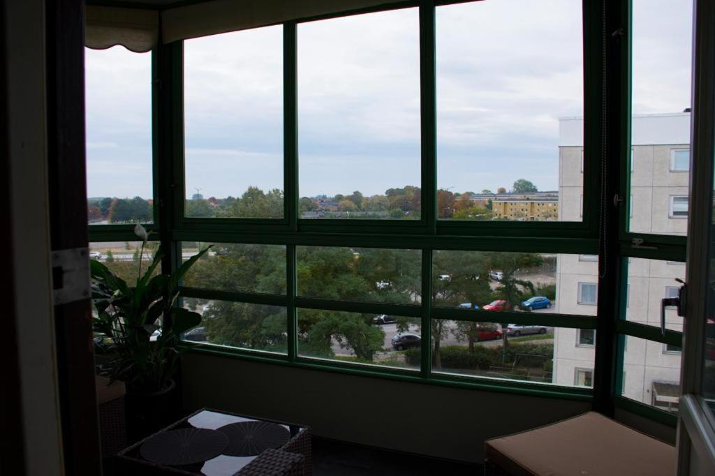 Entire Apartment Malmo 2 Bedrooms-Tv Lounge-Balcony المظهر الخارجي الصورة