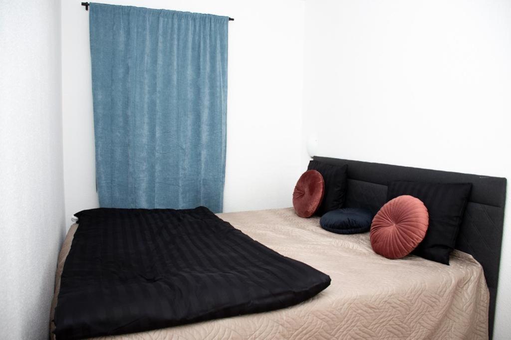 Entire Apartment Malmo 2 Bedrooms-Tv Lounge-Balcony المظهر الخارجي الصورة