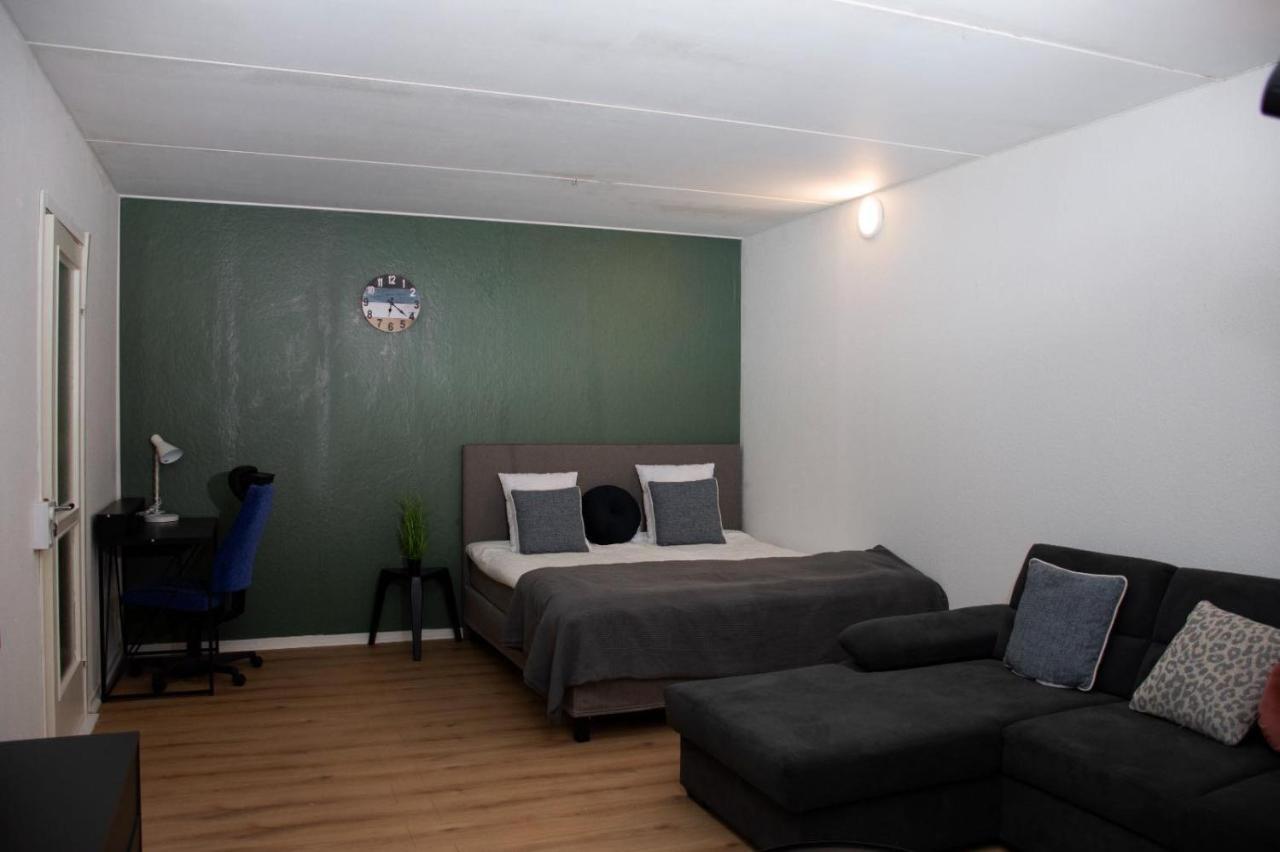 Entire Apartment Malmo 2 Bedrooms-Tv Lounge-Balcony المظهر الخارجي الصورة